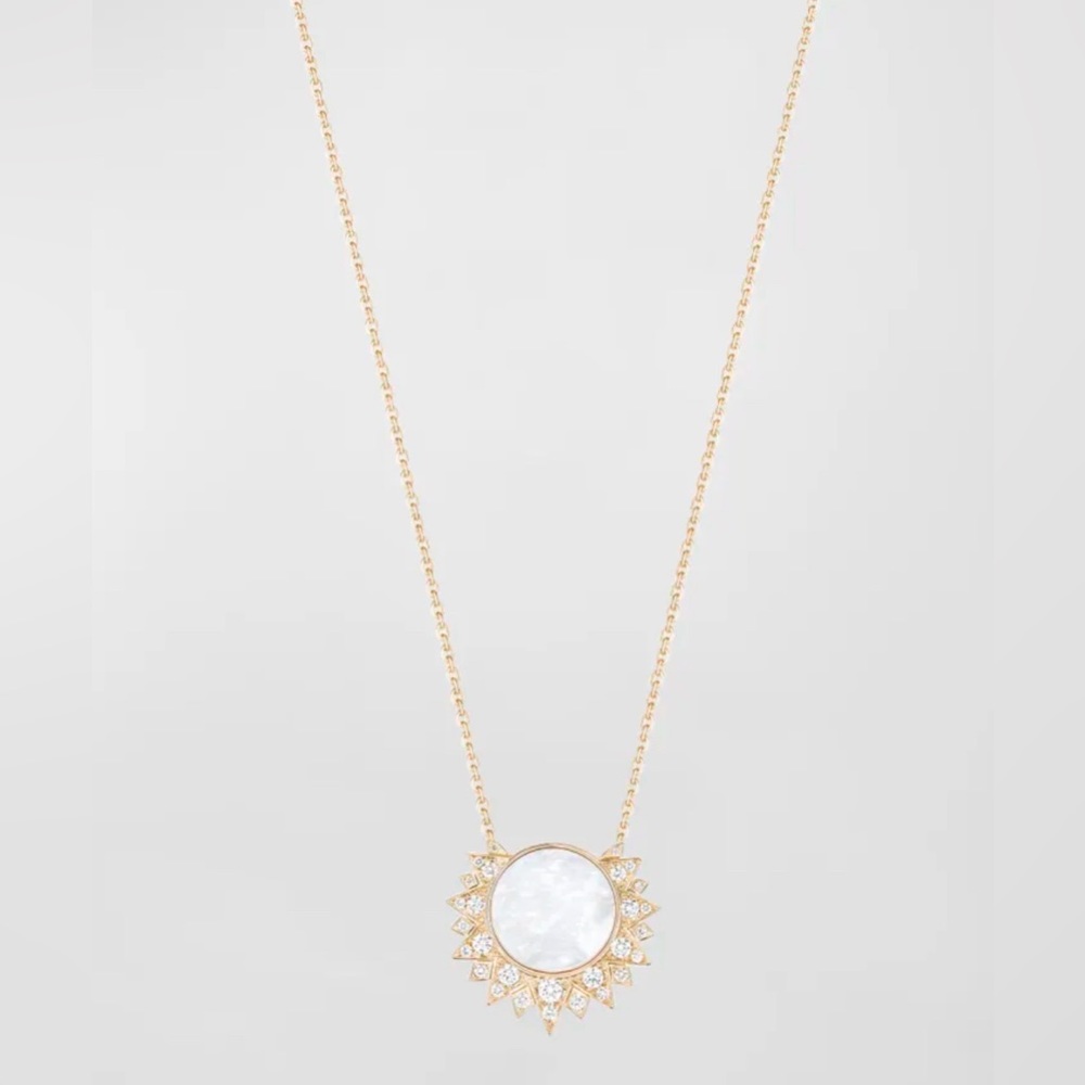 PIAGET
Sunlight 18k Rose Gold Mother of Pearl & Diamond Pendant Necklace - Picture 2 of 8